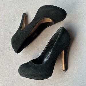 Steve Madden ~ Traisie Pump ~ Black Suede ~ Size 8